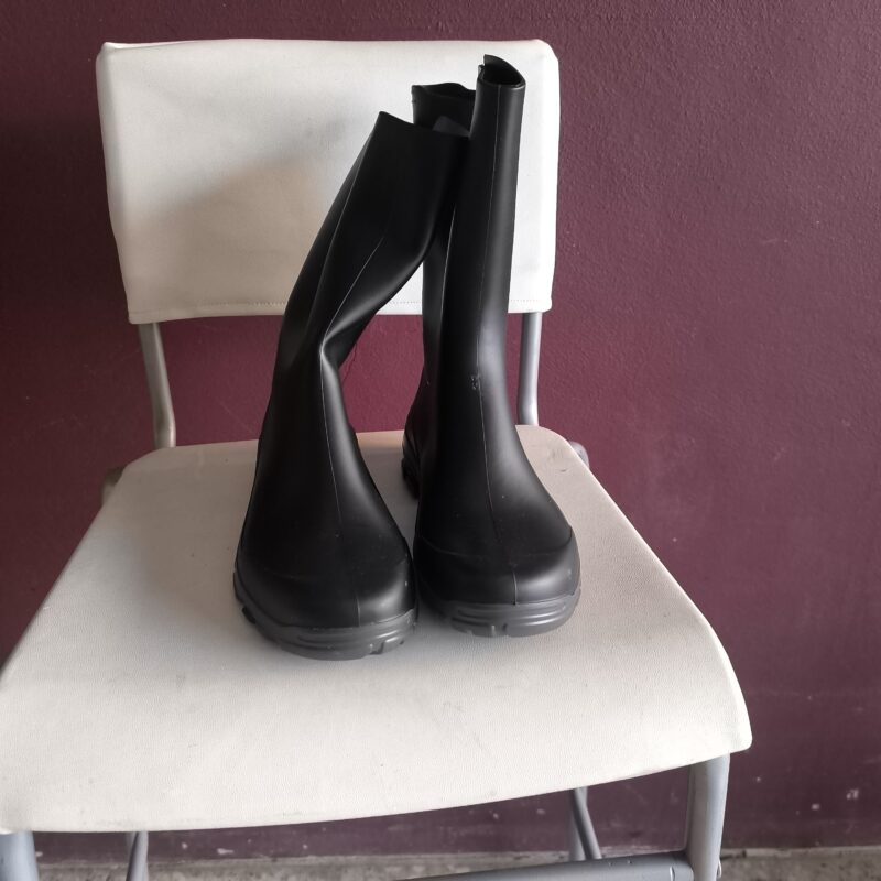 Galocha borracha 25-26 preta (par) NOVO