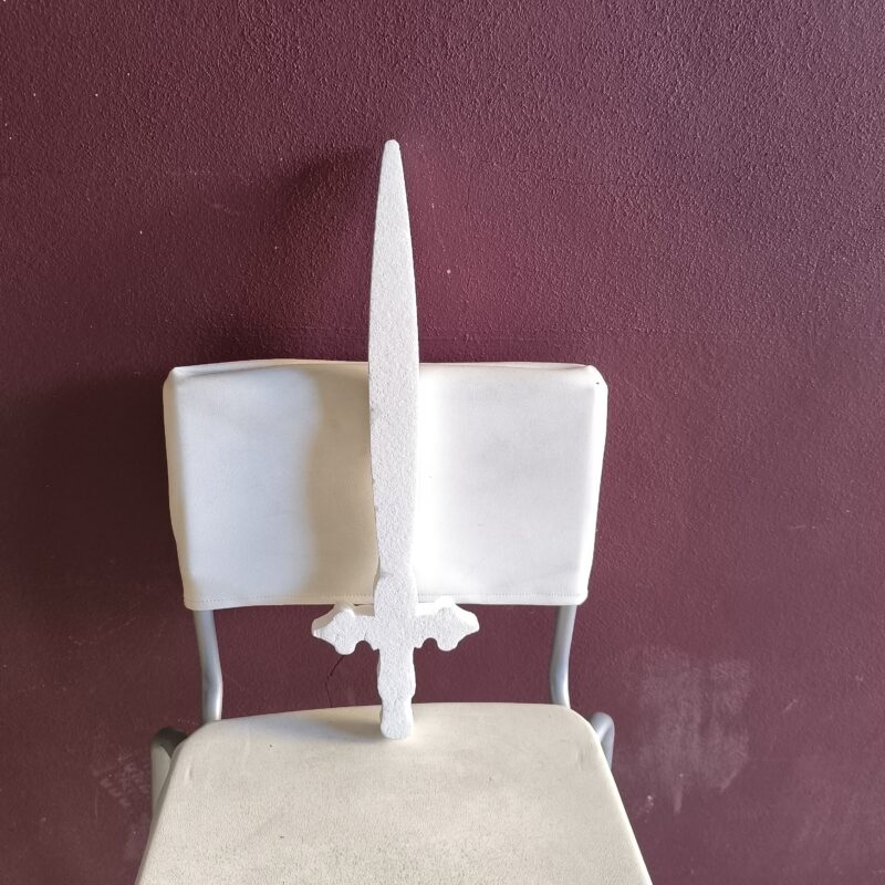 Espada em esforovite branca