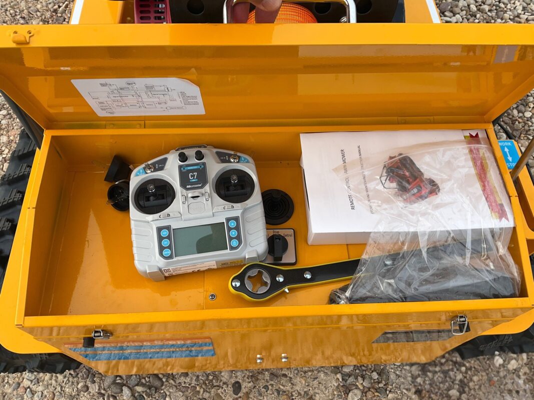 Cortador de Relva Plus Power LM800S com controlo remoto | Novo - Image 4