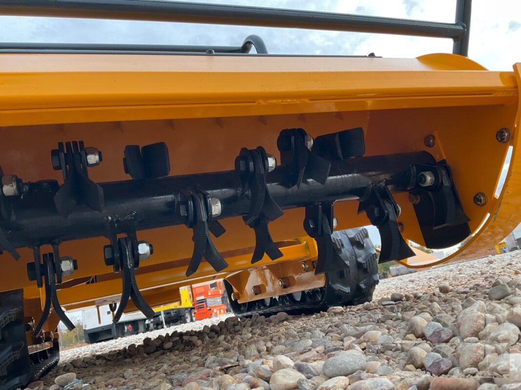 Cortador de Relva Plus Power LM800S com controlo remoto | Novo - Image 9