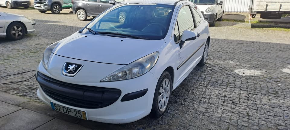 Peugeot 207 1.4HDI - Image 19