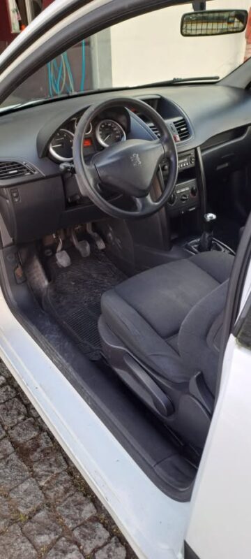 Peugeot 207 1.4HDI - Image 16